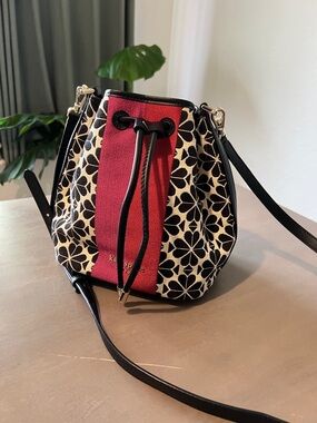 Kate Spade New York Spade Flower Jacquard Stripe Sinch Medium Bucket Bag